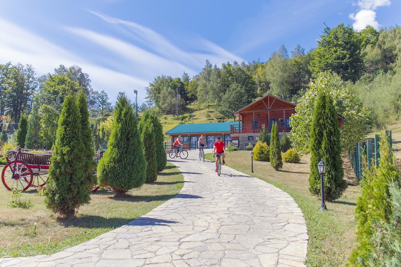 Отель Hotel & Resort Gacka Мойковац