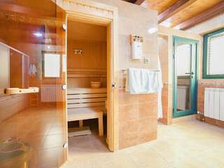 Отель Hotel & Resort Gacka Мойковац Улучшенный коттедж с 2 спальнями и балконом (для 4 взрослых)-9
